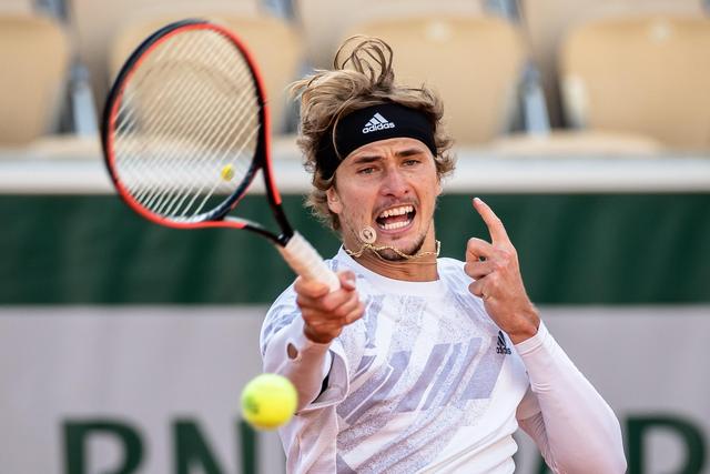 毫不逊色 毫不逊色