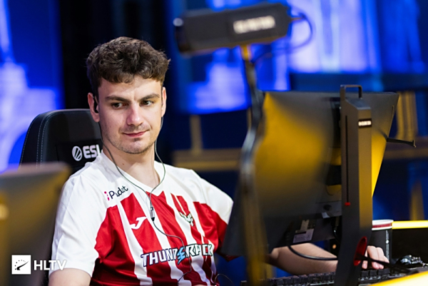 将球员从危 将球员从危