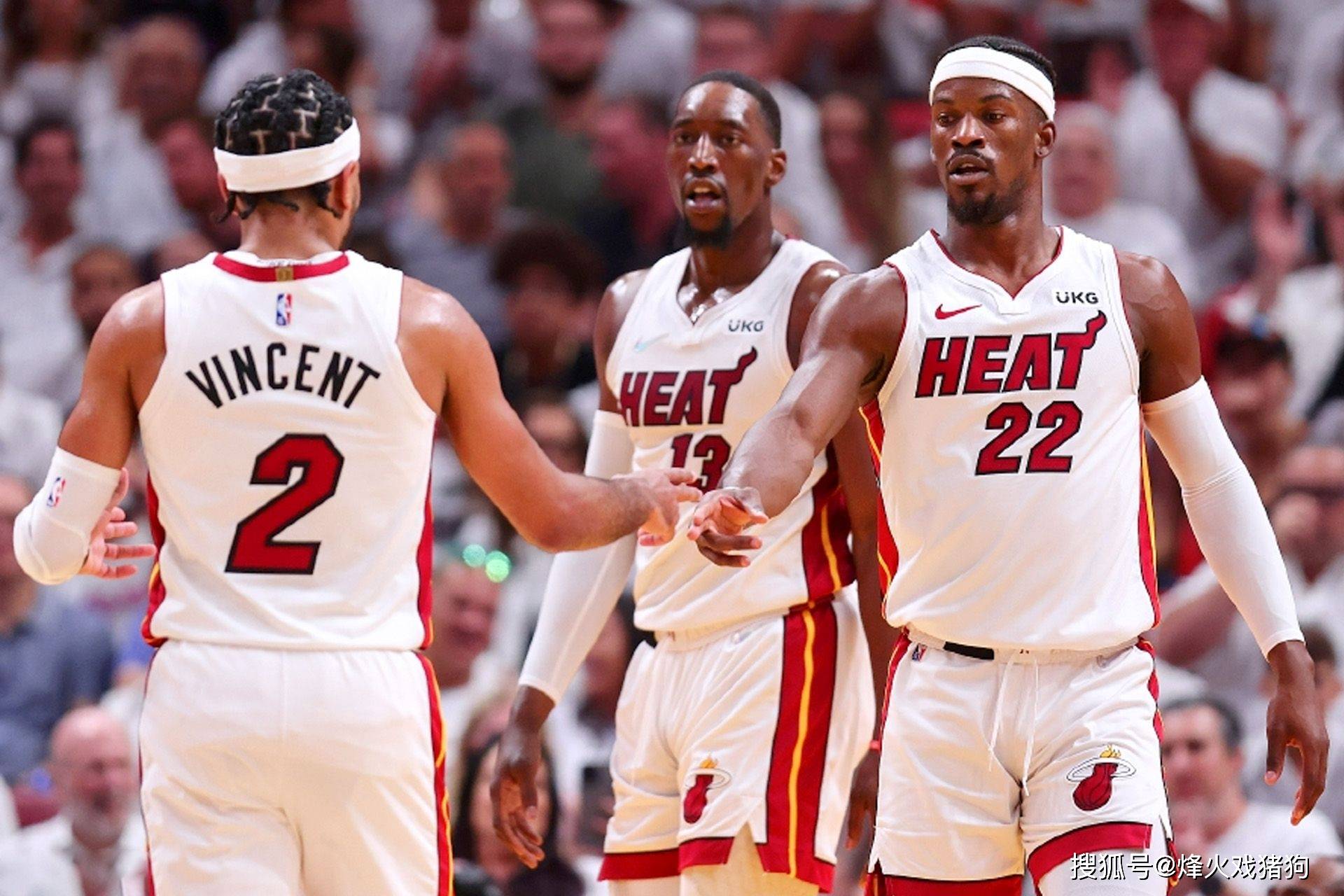 超越队别立 超越队别立