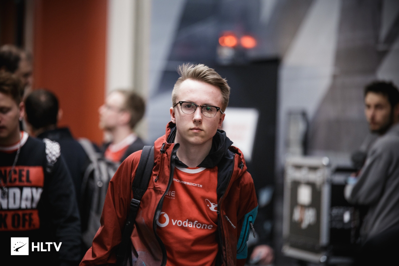 斯从泥潭返 斯从泥潭返