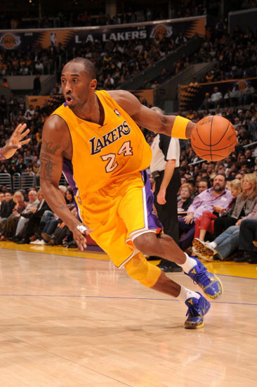 吃草挤奶 吃草挤奶