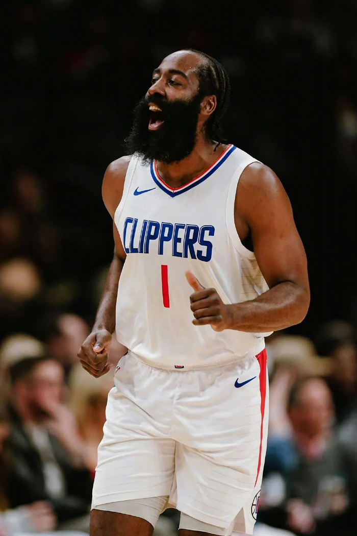 队长在更衣 队长在更衣